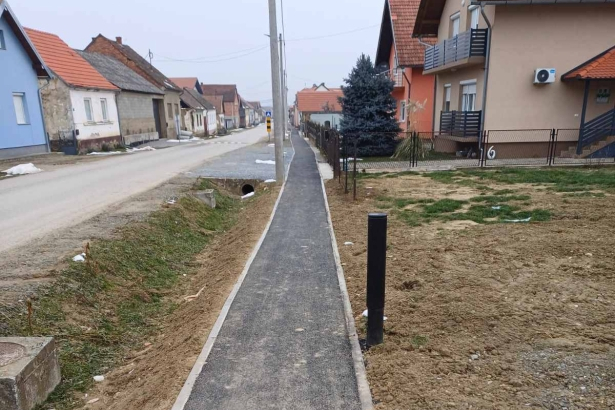 Projekt: Izgradnja pješačke staze u ulici Stari Brestovac